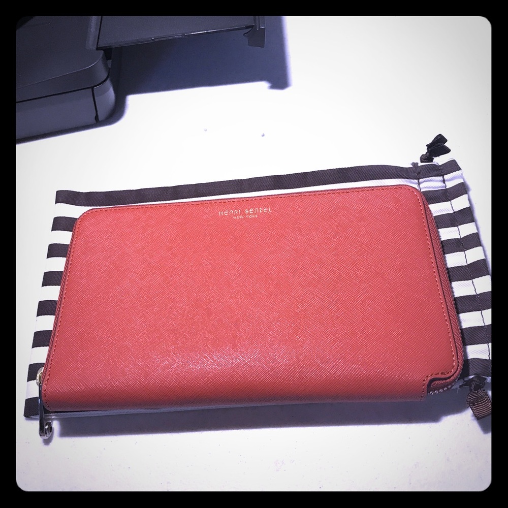 Henri bendel wallet